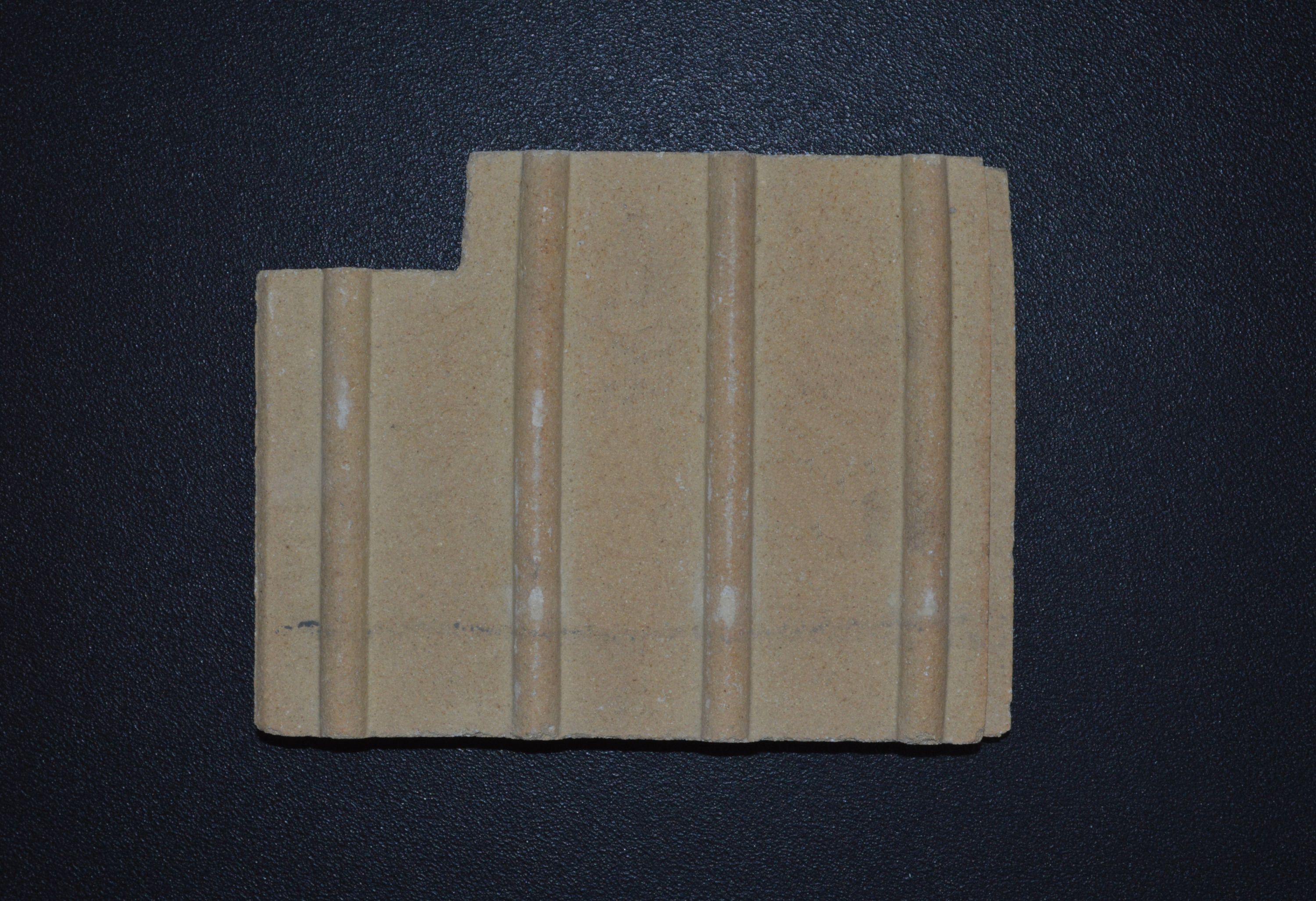 Leda Granat 900 Seitenstein links vorne